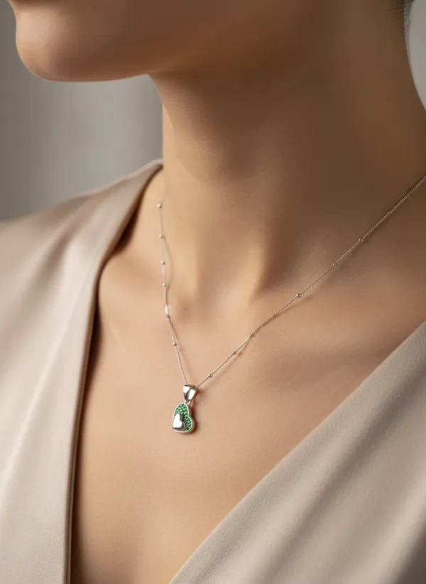 Heart_Pendant_Necklace_With_Green_Crystal_Detailing_925_Sterling_Silver